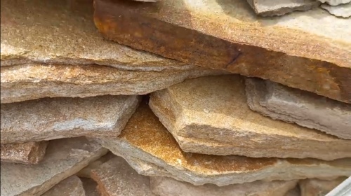 Плитняк златолит жёлтый золотистый для отмостки купить в Чите