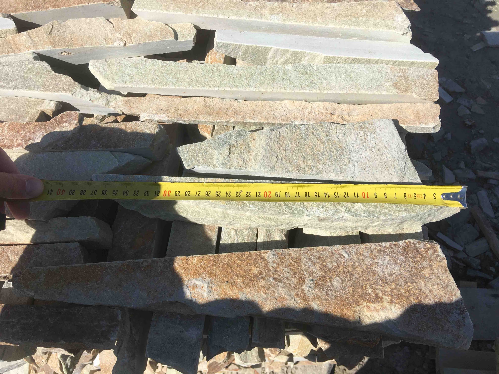 Горбушка златолит золотистый для облицовки купить в Чите