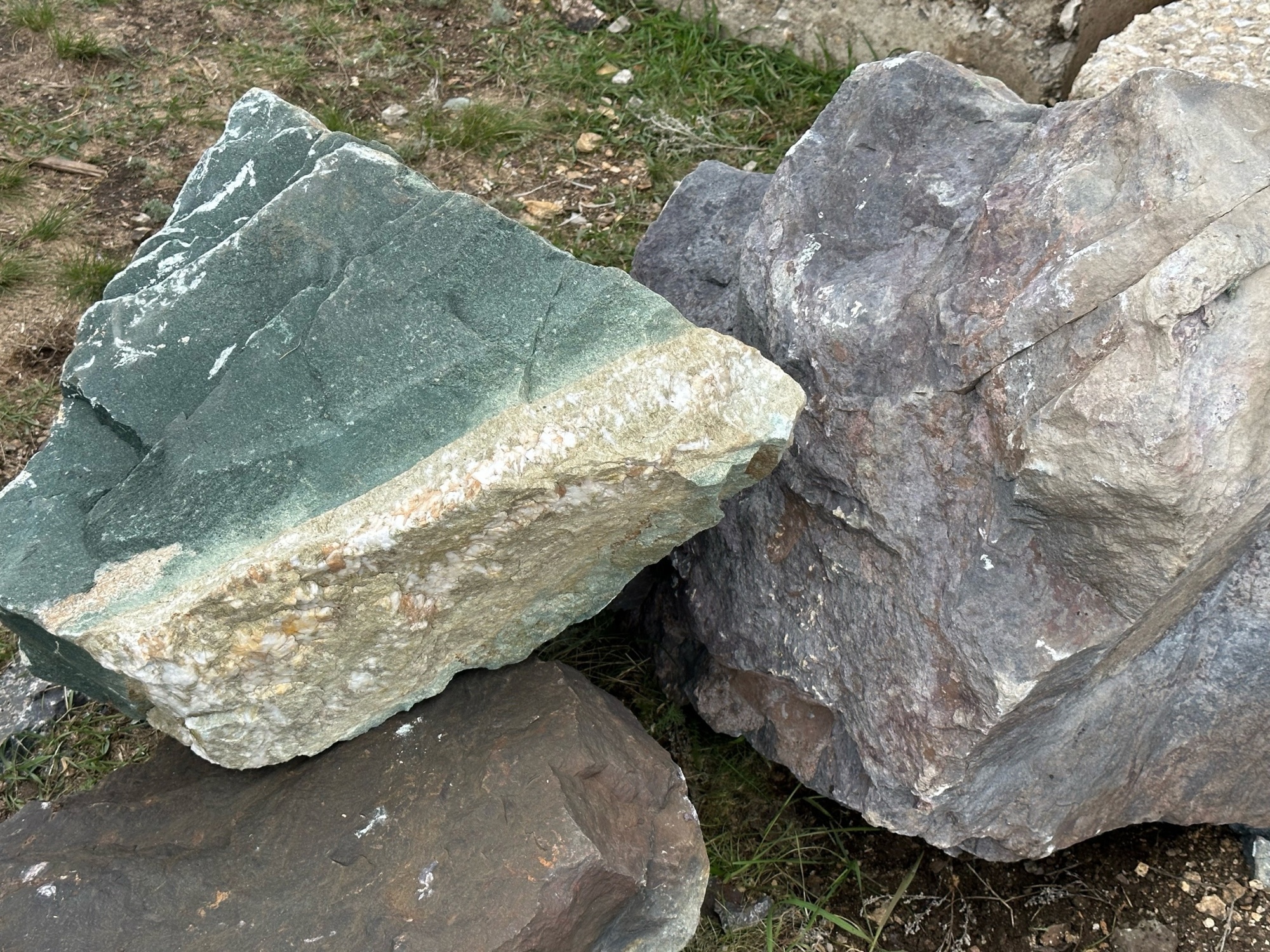 Камни для ландшафтного дизайна зелёные 10-60 килограмм купить в Чите