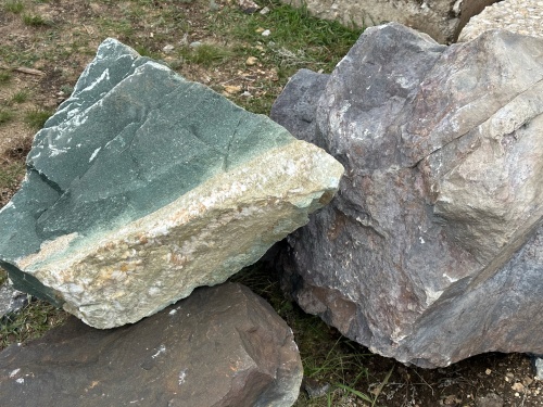 Камни для ландшафтного дизайна зелёные 10-60 килограмм купить в Чите