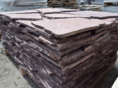 Плитняк лемезит бордовый для облицовки цоколя 20-25 мм  купить в Чите