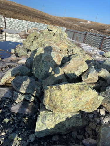 Камни для ландшафтного дизайна зелёные 10-60 килограмм купить в Чите