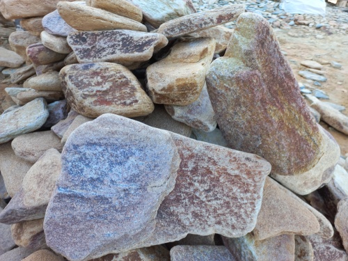 Златолит жёлтый, жёлто-зелёный глыбки и валуны для ланшафтного дизайна купить в Чите