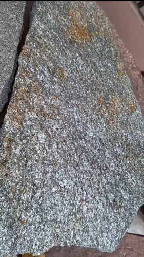 Плитняк златолит серебристый для цоколя, отмостки купить в Чите