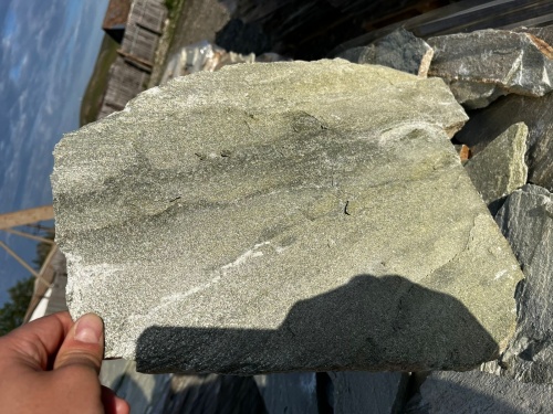 Плитняк златолит зелёный для цоколя, отмостки купить в Чите