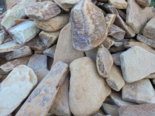 Златолит жёлтый, жёлто-зелёный глыбки и валуны для ланшафтного дизайна купить в Чите