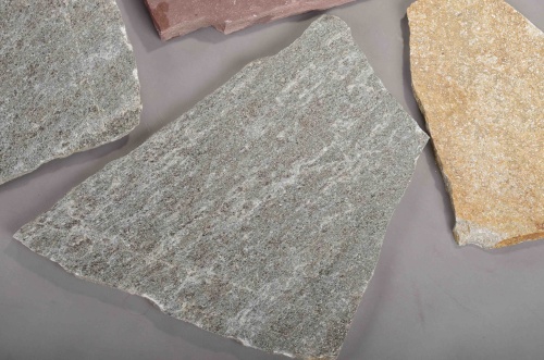 Плитняк златолит Уральский для цоколя, отмостки купить в Чите