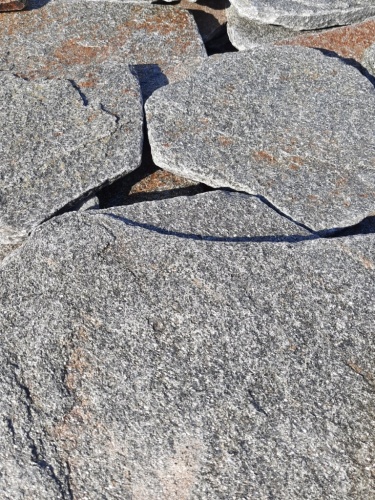 Златолит серебристый галтованный для лестниц купить в Чите