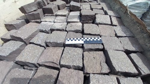 Лемезит колотая брусчатка 10 * 10 см. для парковки купить в Чите