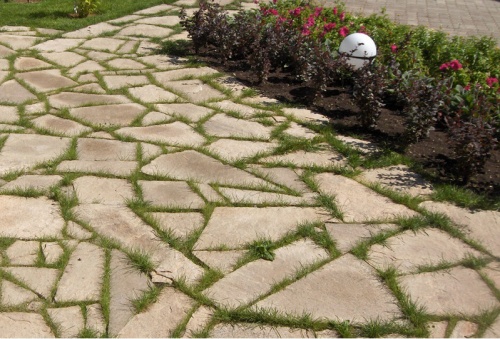 златолит для мощения дорожек